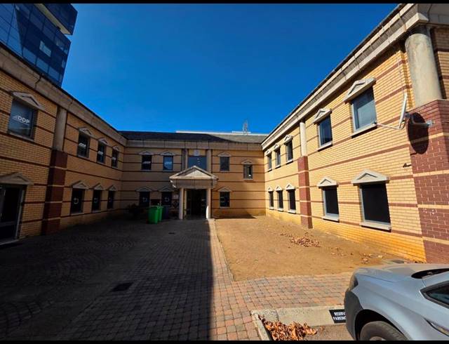 BUSINESS PROPERTY TO RENT IN MENLYN